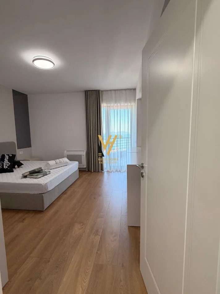 Vlore, jepet me qera apartament 2+1+Ballkon Kati 3, 131 m² 1.500 € (UJI I FTOHTE)