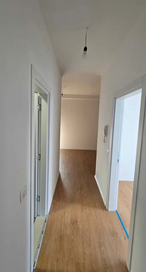 Tirane, jepet me qera apartament 2+1 Kati 4, 650 €