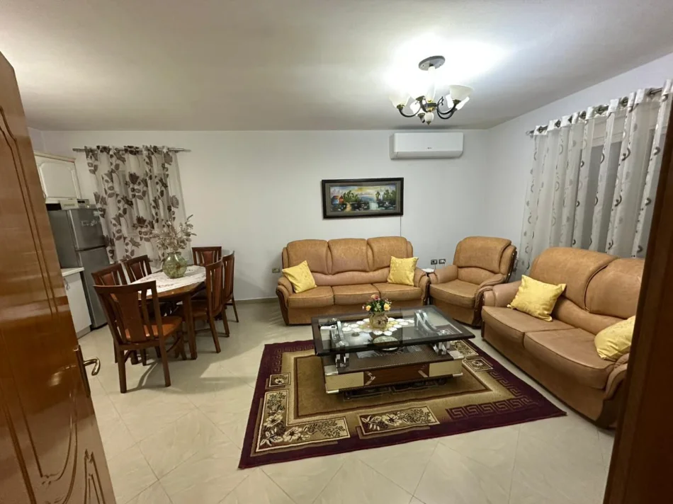 Tirane, jepet me qera shtepi 2+1 Kati 1, 500 € 