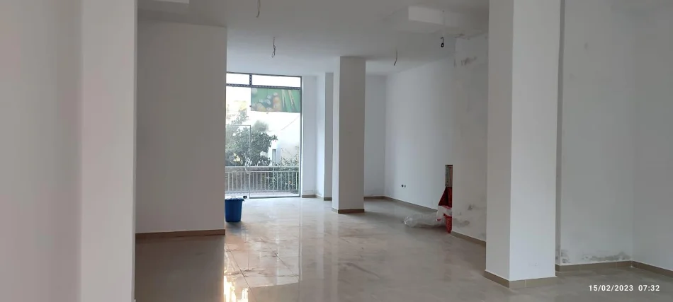Tirane, shitet dyqan Kati 0, 97 m² 110.000 € (Rruga Shefqet Kuka)