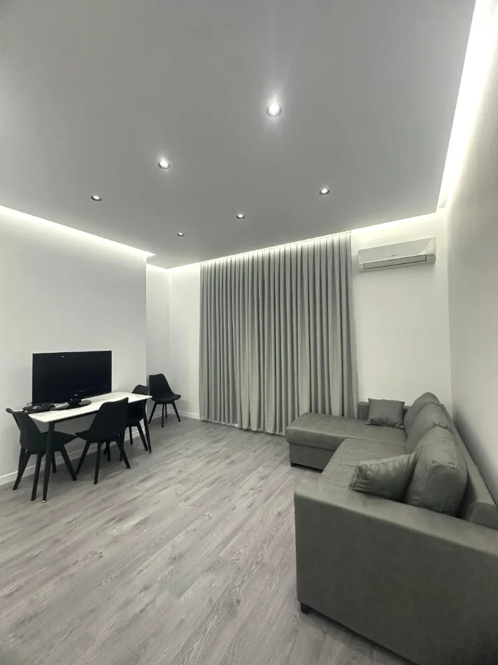🏡🔥 JEPET APARTAMENT ME QERA 1+1 TEK RRUGA E ELBASANIT 🔥🏡  700 Euro