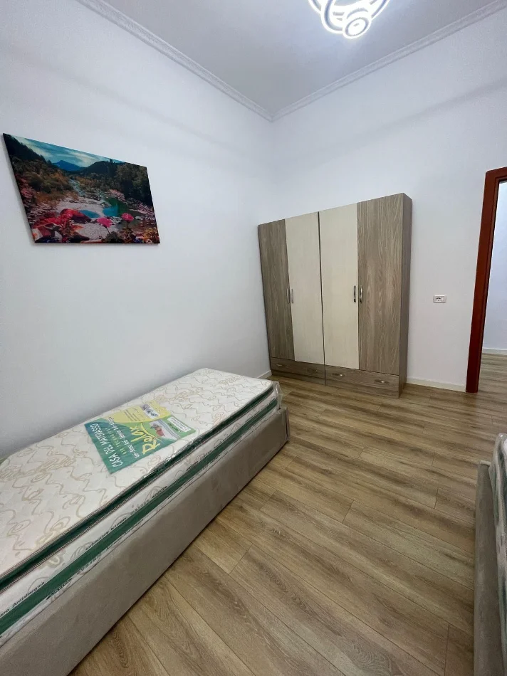Tirane, jepet me qera apartament 2+1 Kati 1, 120 m² 500 € (ASTIR)