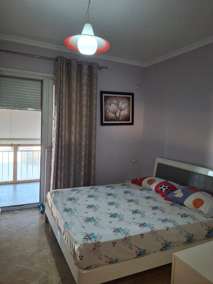Tirane, jepet me qera apartament 2+1+Ballkon Kati 5, 100 m², 55,000 Leke (Ali Demi)