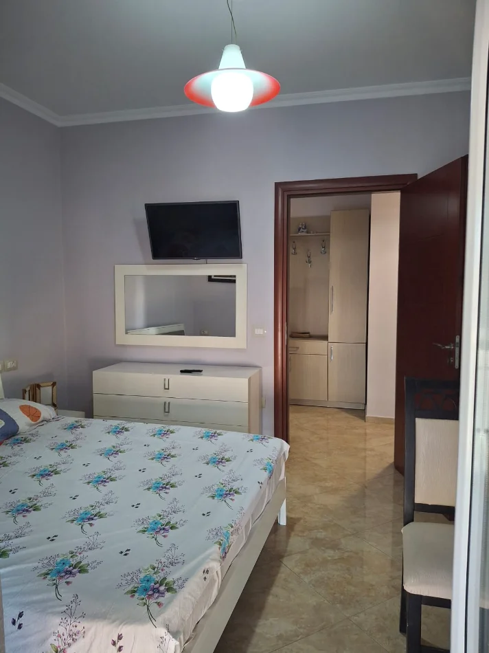 Tirane, jepet me qera apartament 2+1+Ballkon Kati 5, 100 m², 55,000 Leke (Ali Demi)