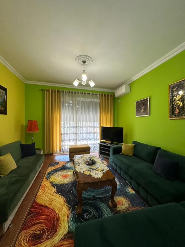Tirane, jepet me qera apartament 1+1 Kati 2, 70 m² 500 € (21 Dhjetori)