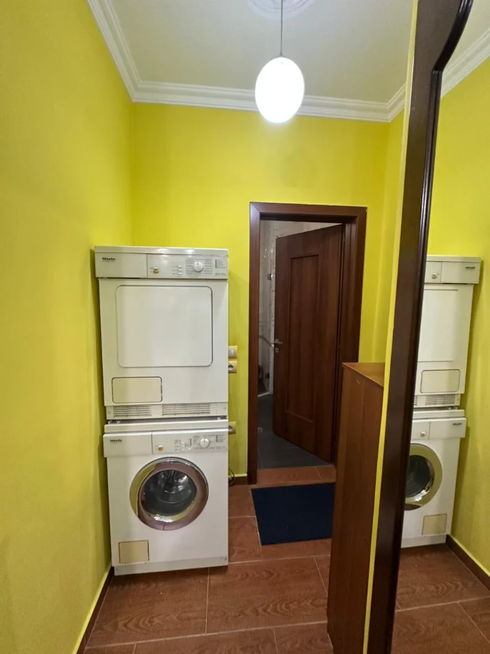 Tirane, jepet me qera apartament 1+1 Kati 2, 70 m² 500 € (21 Dhjetori)