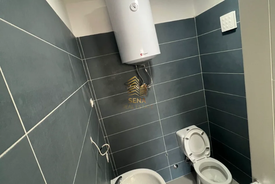 Tirane, jepet me qera apartament 2+1+Ballkon Kati 5, 108 m² 400 € (Rruga e Dibres)