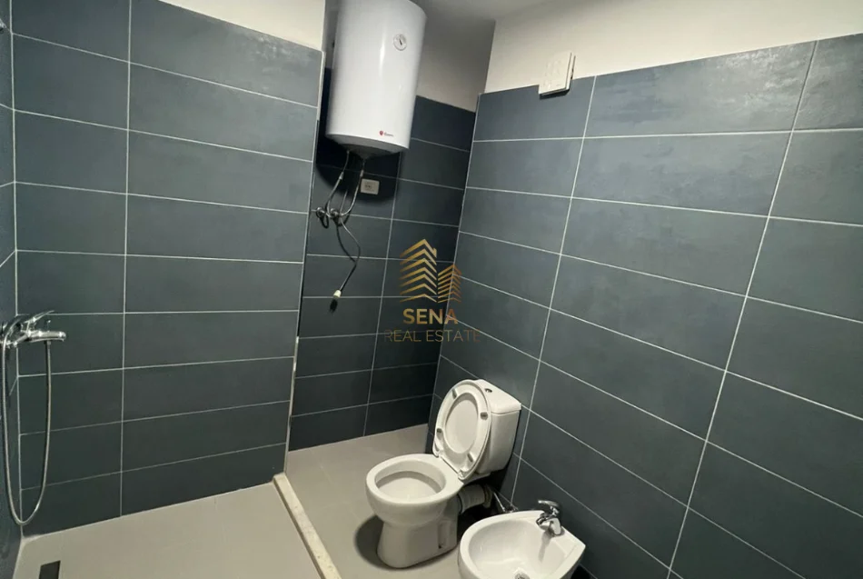 Tirane, jepet me qera apartament 2+1+Ballkon Kati 5, 108 m² 400 € (Rruga e Dibres)
