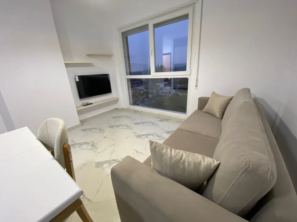 Tirane, jepet me qera apartament 1+1+Ballkon Kati 5, 60 m² 520 € (Rruga Don Bosko)
