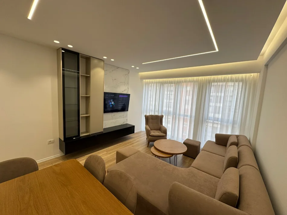 Tirane, jepet me qera apartament 2+1 Kati 6, 110 m² 
