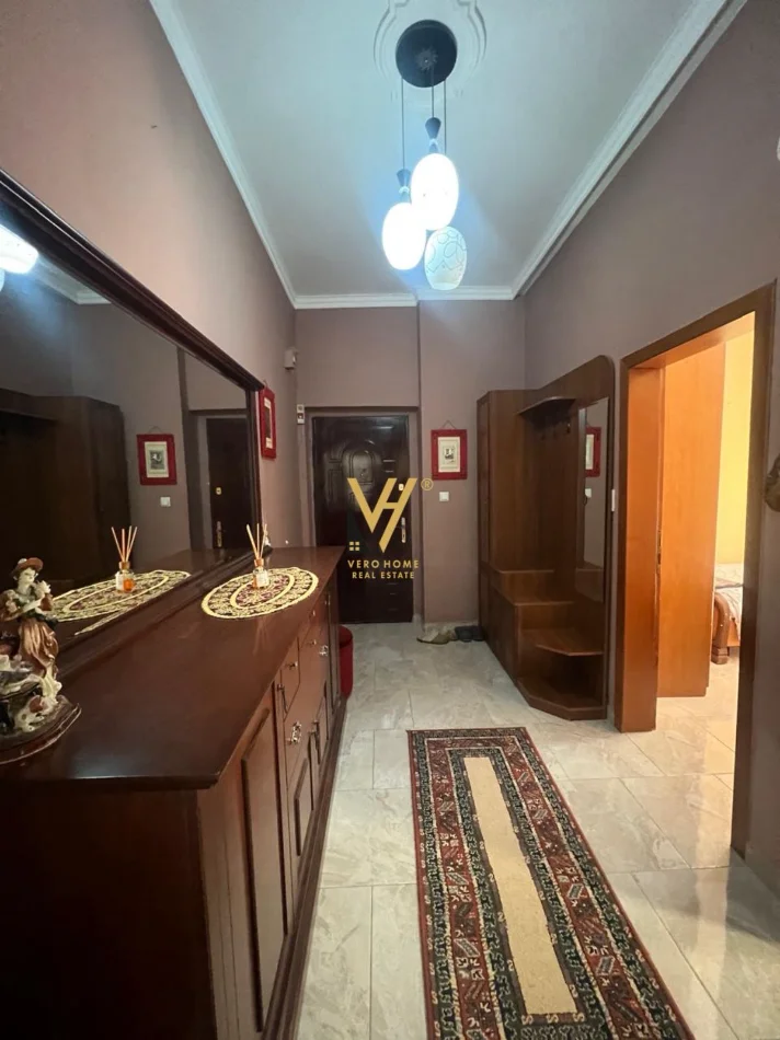 Tirane, jepet me qera apartament 2+1+Ballkon Kati 2, 70 m² 670 € (STADIUMI DINAMO)