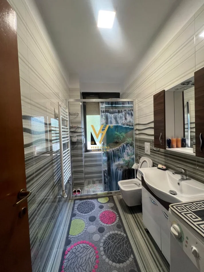 Tirane, jepet me qera apartament 2+1+Ballkon Kati 2, 70 m² 670 € (STADIUMI DINAMO)