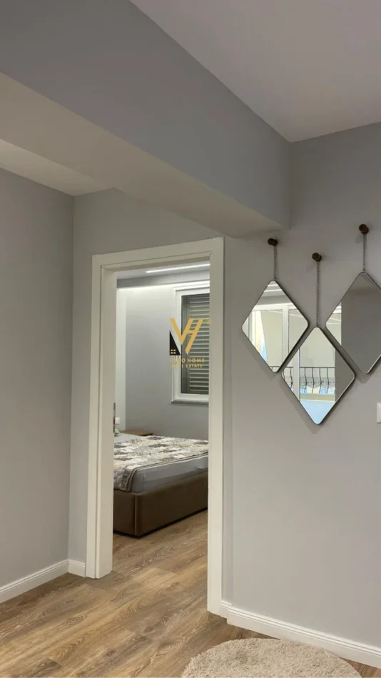 Tirane, jepet me qera apartament 1+1+Ballkon Kati 2, 75 m² 820 € (BLLOK)