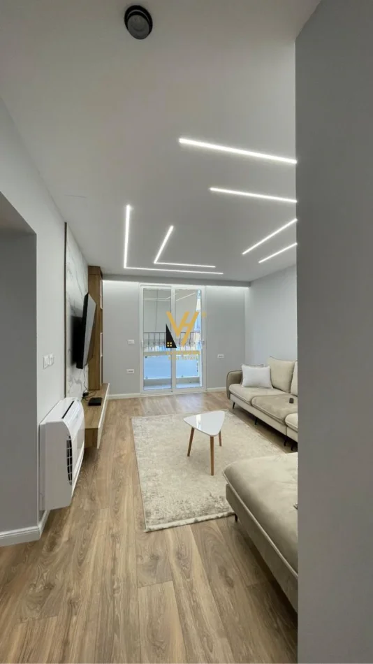 Tirane, jepet me qera apartament 1+1+Ballkon Kati 2, 75 m² 820 € (BLLOK)