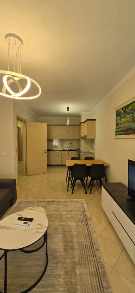 Tirane, jepet me qera apartament 1+1+Ballkon Kati 8, 68 m² 630 € (Kontakti)