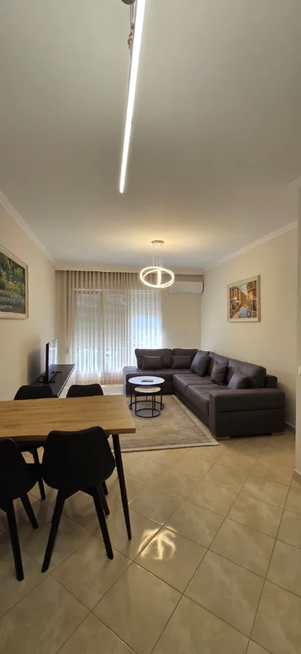 Tirane, jepet me qera apartament 1+1+Ballkon Kati 8, 68 m² 630 € (Kontakti)