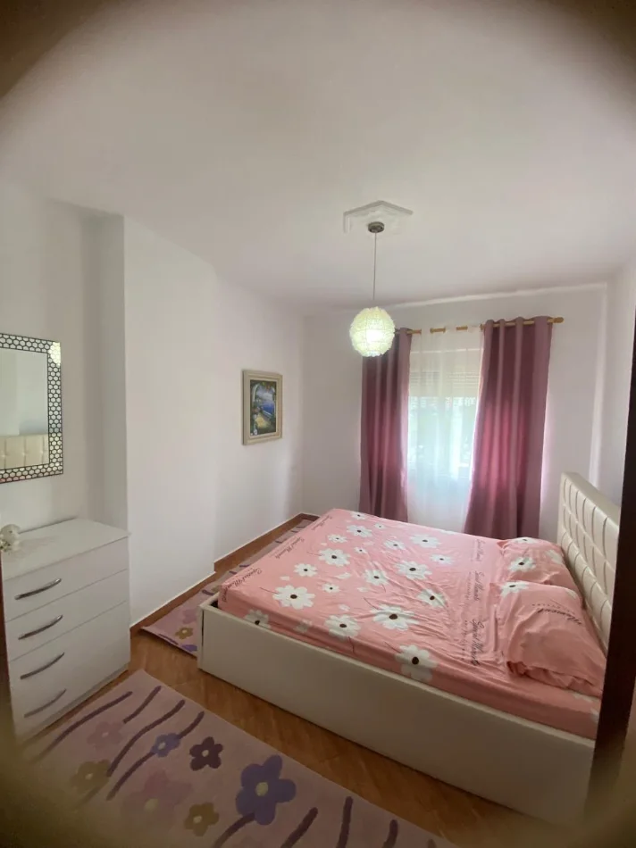 Tirane, jepet me qera apartament 2+1+Ballkon Kati 5, 84 m² 530 € 