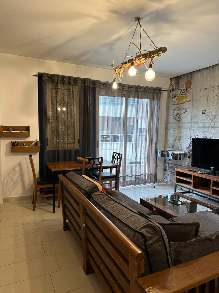 Tirane, jepet me qera apartament 1+1+Ballkon Kati 2, 67 m² 500 € (Kopshti botanik)