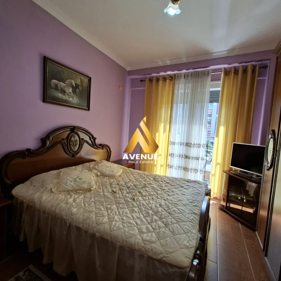 Tirane, jepet me qera apartament 1+1 Kati 2, 70 m² 500 € (rruga frosina plaku)