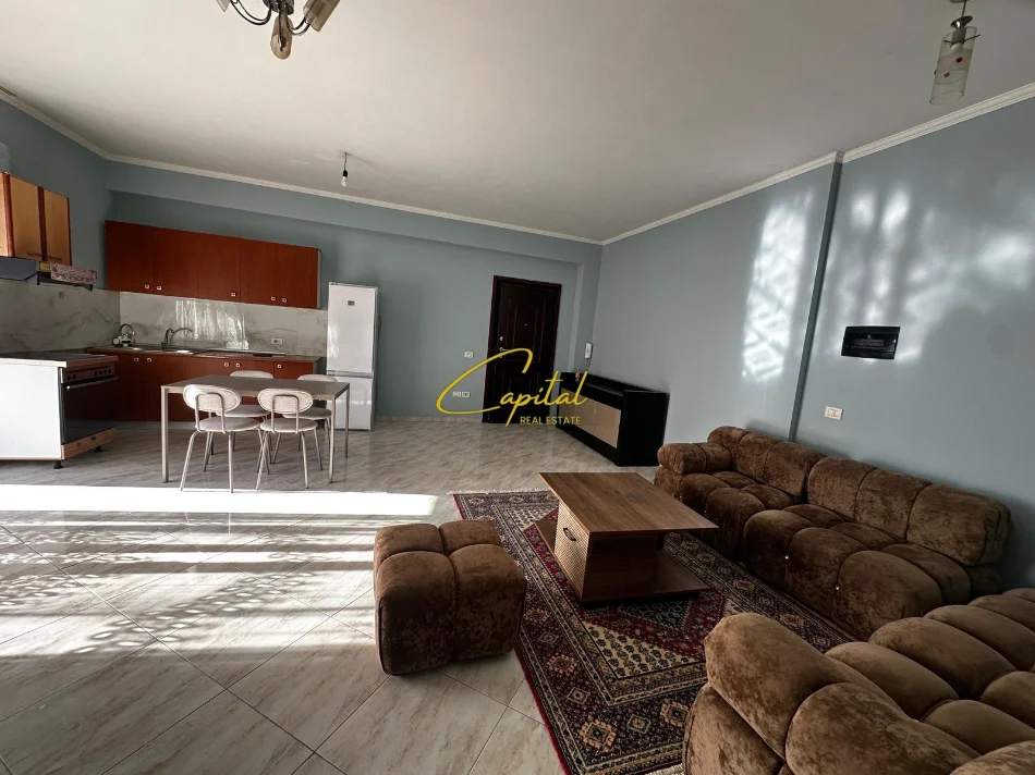 Tirane, jepet me qera apartament 1+1 Kati 2, 85 m² 330 € (KODRA E PRIFTIT)