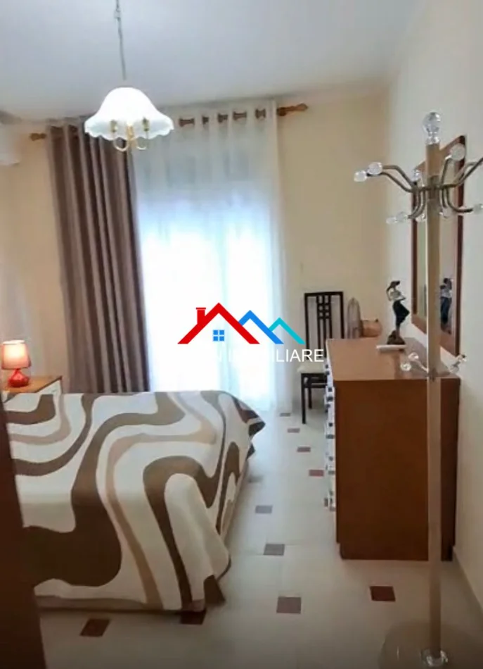 Tirane, jepet me qera apartament 1+1+Ballkon Kati 2, 90 m² 660 € (KOPSHTI ZOOLOGJIK)
