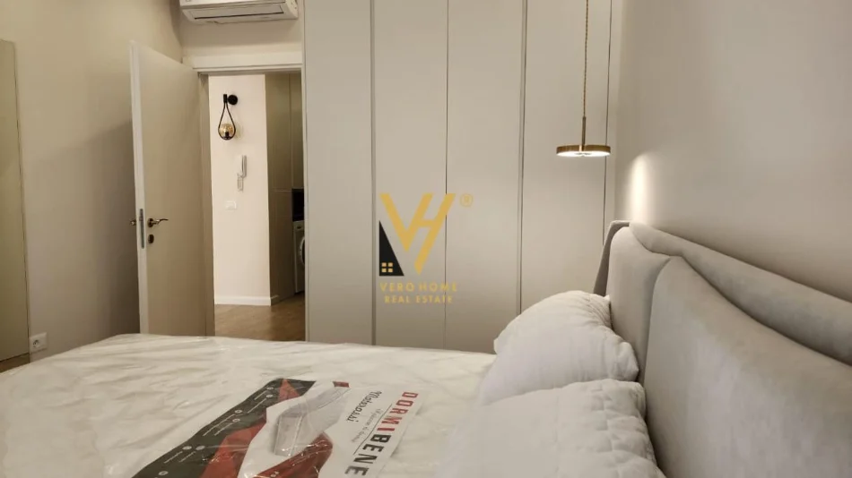 Tirane, jepet me qera apartament 1+1+Ballkon Kati 2, 75 m² 850 € (KOMUNA E PARISIT)