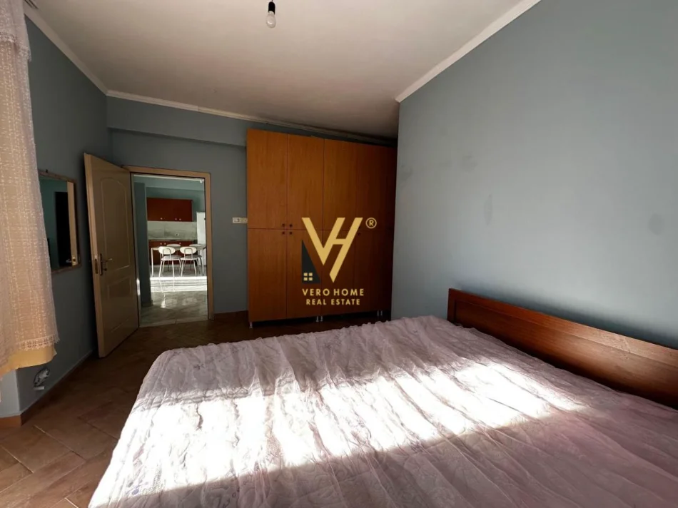 Tirane, jepet me qera apartament 1+1+Ballkon Kati 2, 85 m² 350 € (KODRA E PRIFTIT)