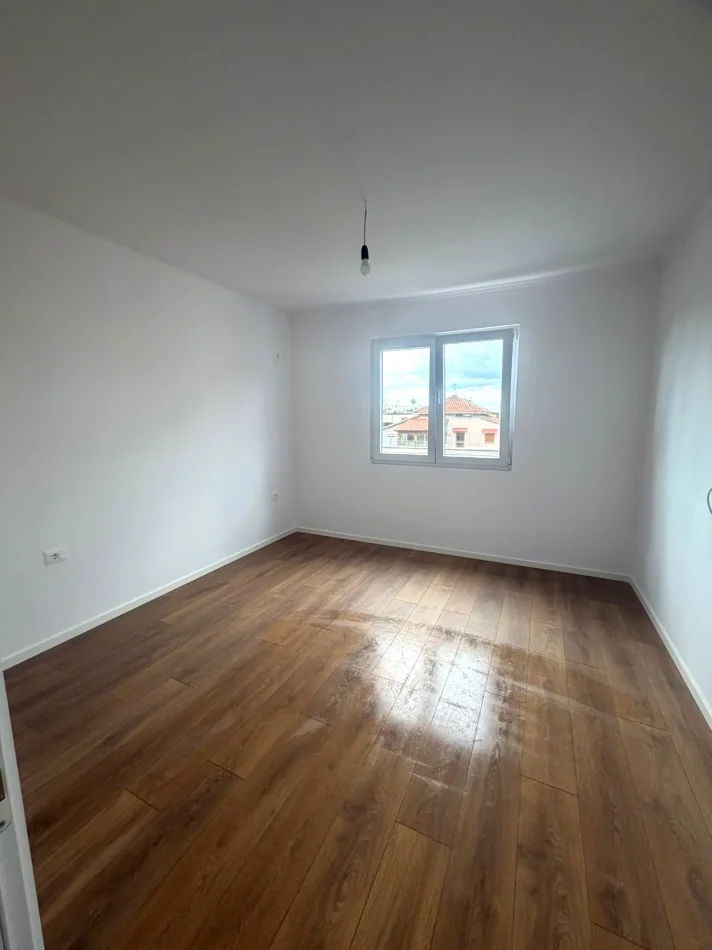 🏡 Shitet Apartament 1+1 ne Porcelan,  98.000 Euro