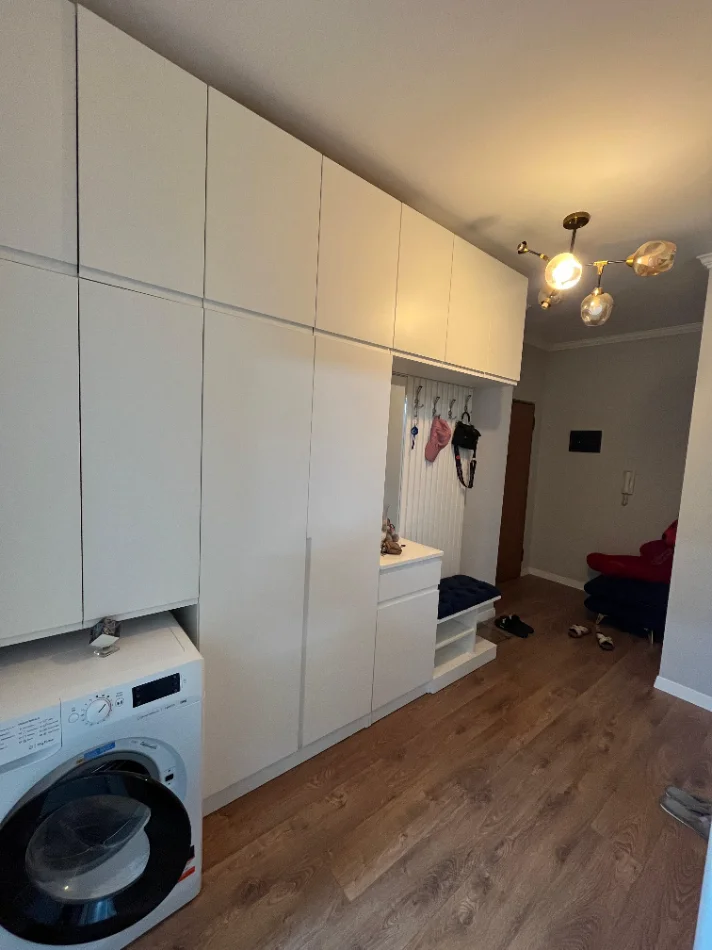 Tirane, jepet me qera apartament 1+1 Kati 3, 600 € (RR. BILL KLINTON)