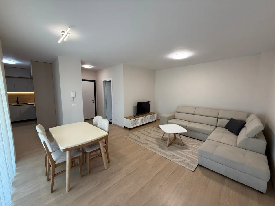 Tirane, jepet me qera apartament 2+1 Kati 5, 750 € (CASA ITALIA)
