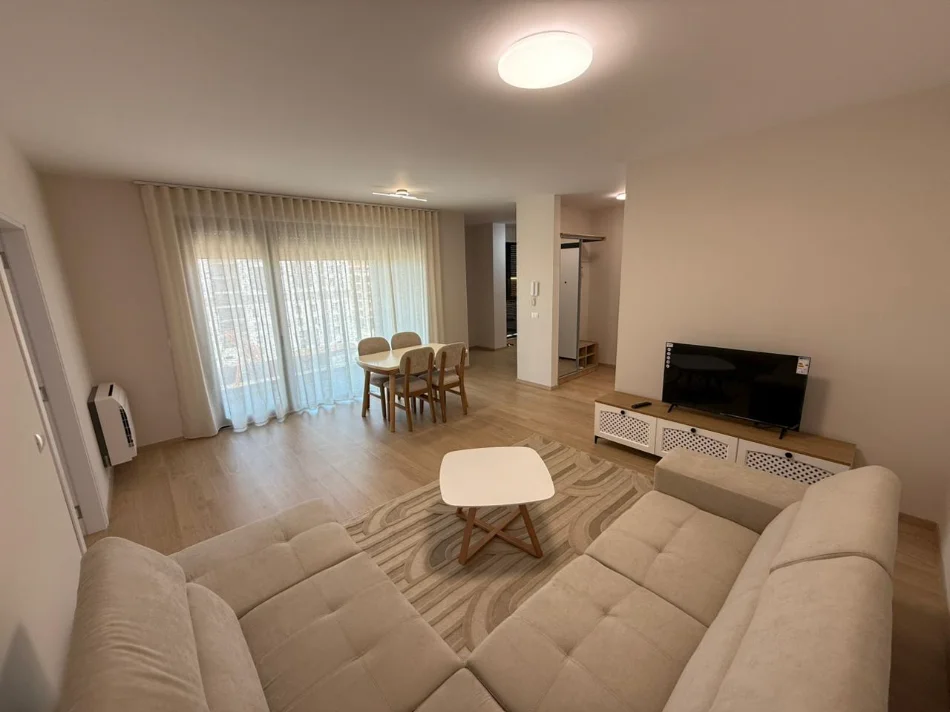 Tirane, jepet me qera apartament 2+1 Kati 5, 750 € (CASA ITALIA)