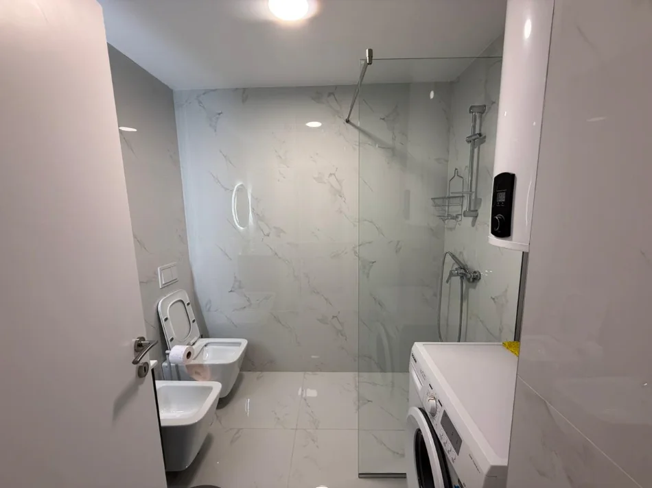 Tirane, jepet me qera apartament 2+1 Kati 5, 750 € (CASA ITALIA)