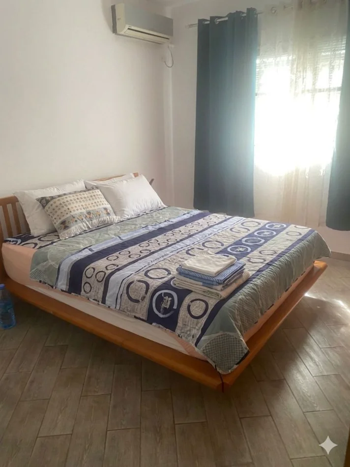 Tirane, jepet me qera apartament 2+1 Kati 1, 91 m² 700 € (Komuna Parisit, Prane german computer)