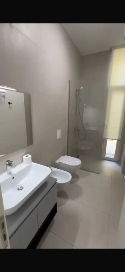 Në Green Coast ofrohet për shitje një krah i Twin Villa, totalisht i pabanuar dhe i mobiluar në mënyrë moderne, i menduar për ata që kërkojnë më shumë