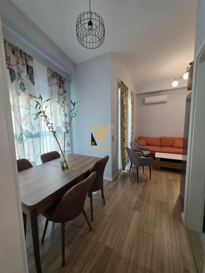 Tirane, jepet me qera apartament 1+1+Ballkon Kati 5, 50 m² 470 € (ALI DEMI)