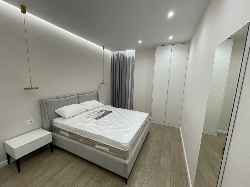 Tirane, jepet me qera apartament 1+1 Kati 3, 850 € (Kompleksi Olimpik)