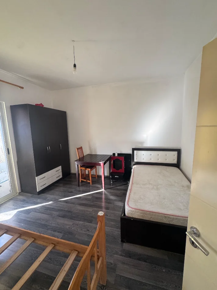 Tirane, jepet me qera apartament 2+1 Kati 3, 80 m² 400 € (Astir, Rruga Kristaq Mone)
