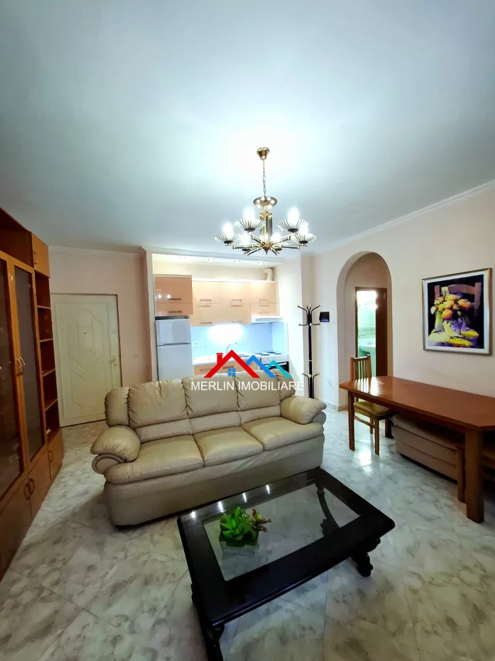 Tirane, jepet me qera apartament 1+1+Ballkon Kati 3, 65 m² 575 € (RRUGA TISH DAIJA,KOMUNA E PARISIT)