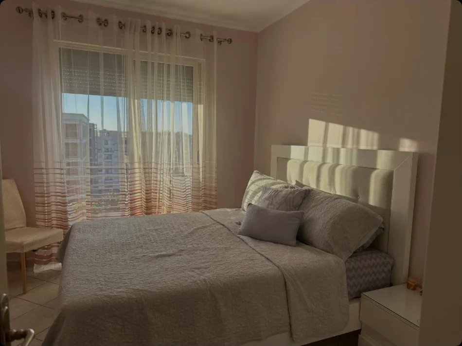 Tirane, jepet me qera apartament 1+1 Kati 3, 62 m² 450 € (Astir)