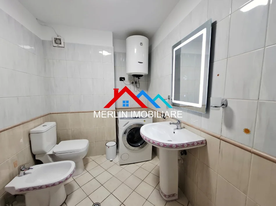 Tirane, jepet me qera apartament 2+1+Ballkon Kati 3, 110 m² 630 € (RRUGA E KAVAJES)