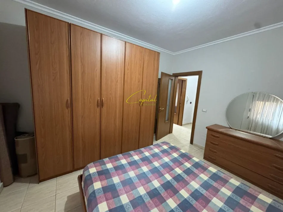 Tirane, jepet me qera apartament 1+1 Kati 2, 65 m² 450 € (KODRA E DIELLIT)