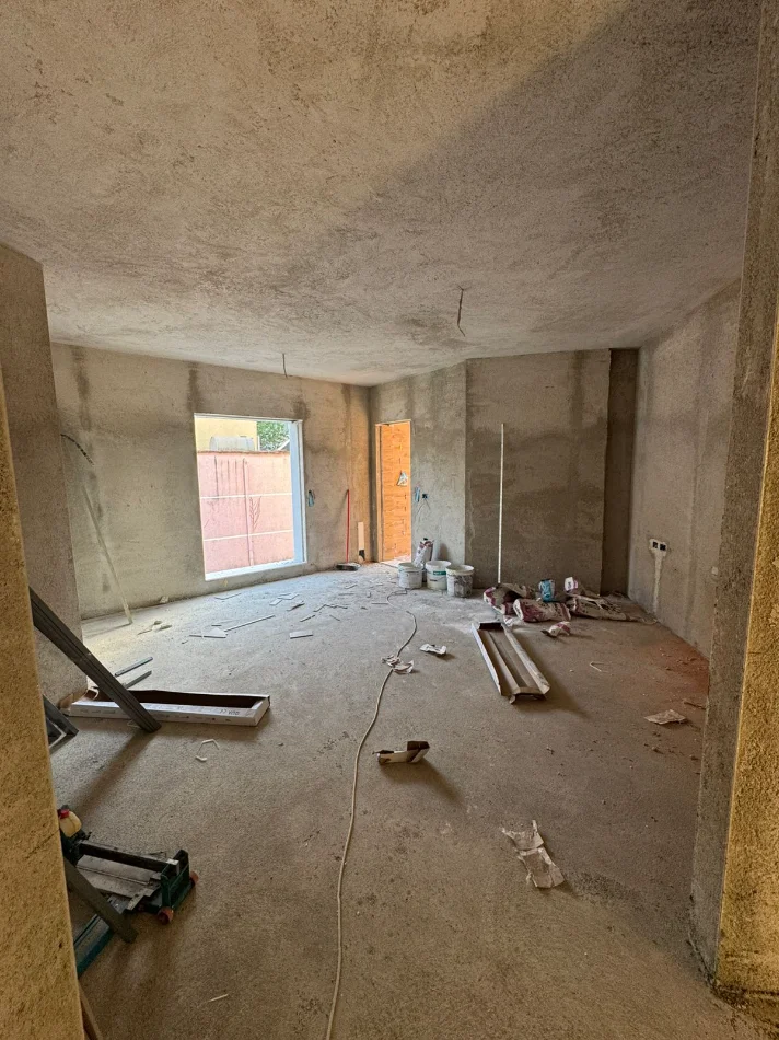Tirane, shitet apartament 2+1 Kati 2, 99 m² 240.000 € (RRUGA E ELBASANIT)
