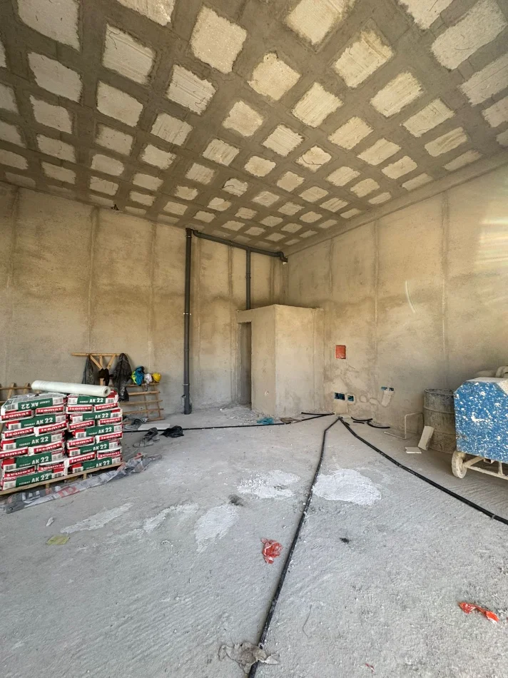 Tirane, shitet dyqan Kati 0, 47 m² 172.000 € (MIHAL GRAMENO)