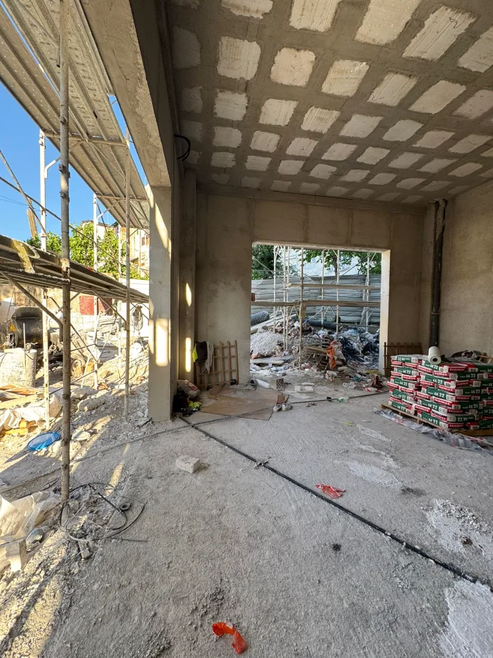 Tirane, shitet dyqan Kati 0, 47 m² 172.000 € (MIHAL GRAMENO)