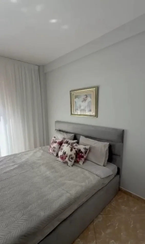 Tirane, jepet me qera apartament 1+1 Kati 2, 70 m² 500 € (KOMPLEKSI KOLOMBO)