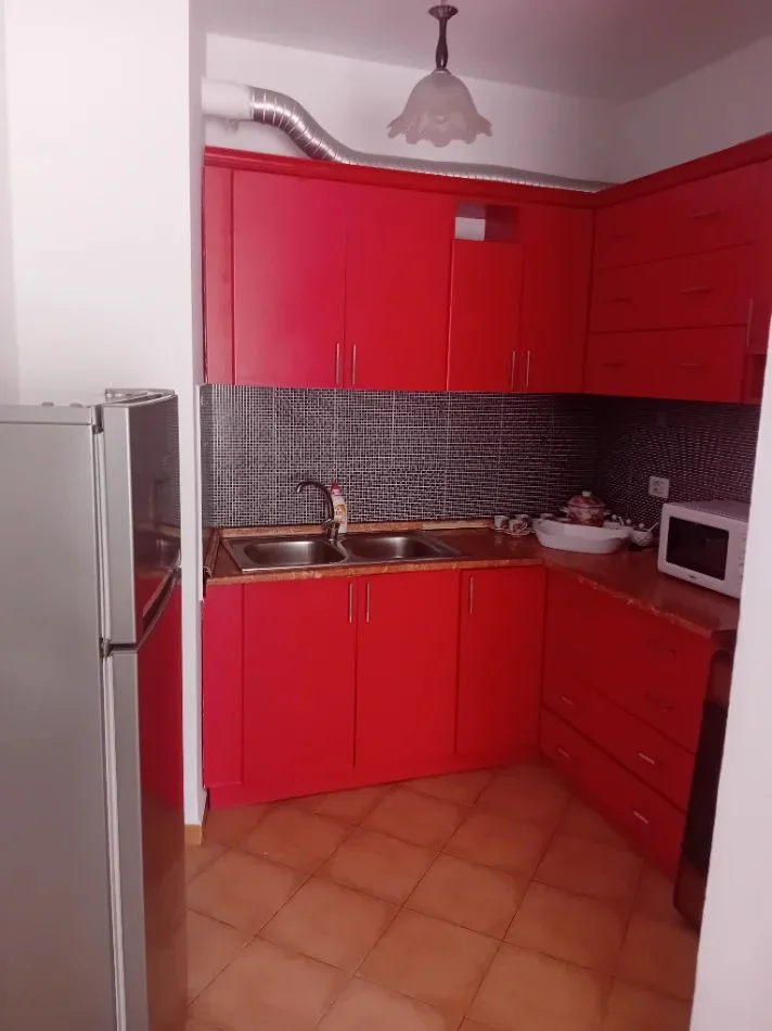 Tirane, jepet me qera apartament 1+1 Kati 1, 70 m² 750 € (RRUGA E ELBASANIT)