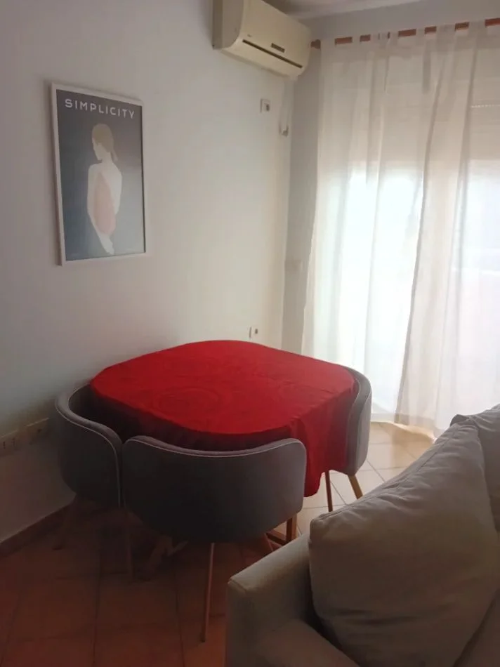 Tirane, jepet me qera apartament 1+1 Kati 1, 70 m² 750 € (RRUGA E ELBASANIT)