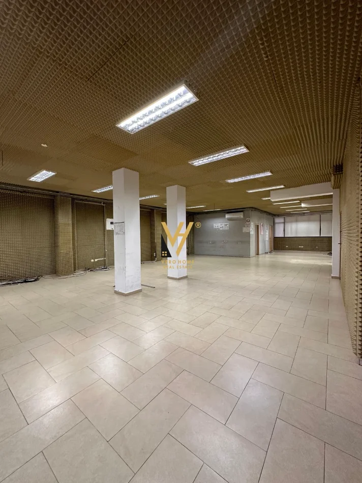 Tirane, jepet me qera zyre Kati 2, 350 m² 3.000 € (QYTET STUDENTI)