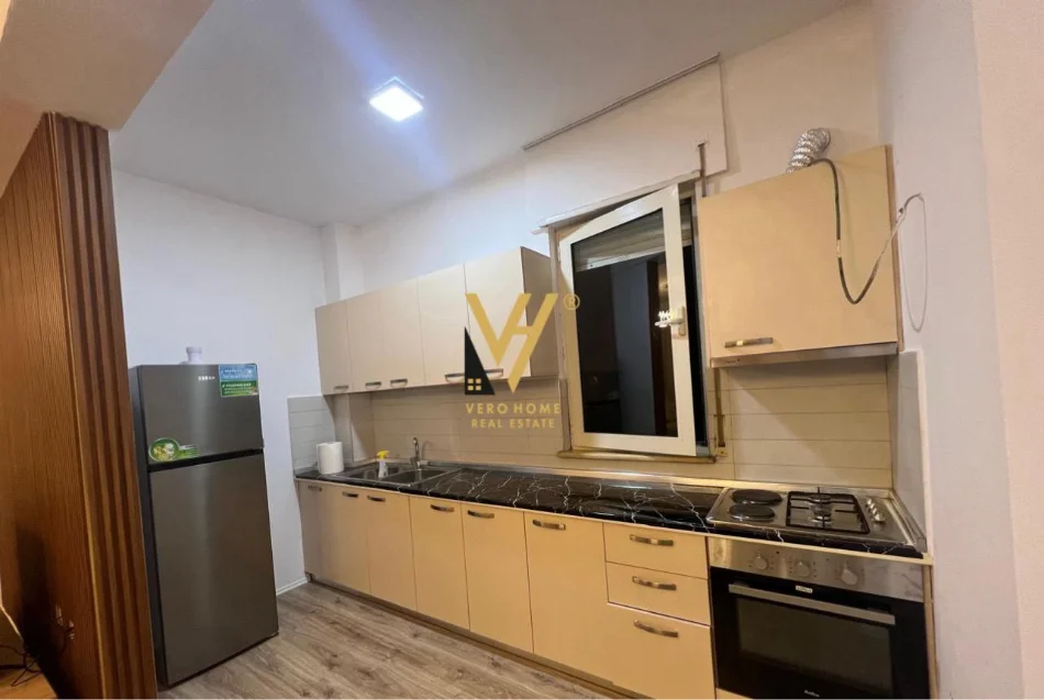 Tirane, jepet me qera apartament 1+1+Ballkon Kati 5, 88 m² 620 € (LIQENI I THATE)