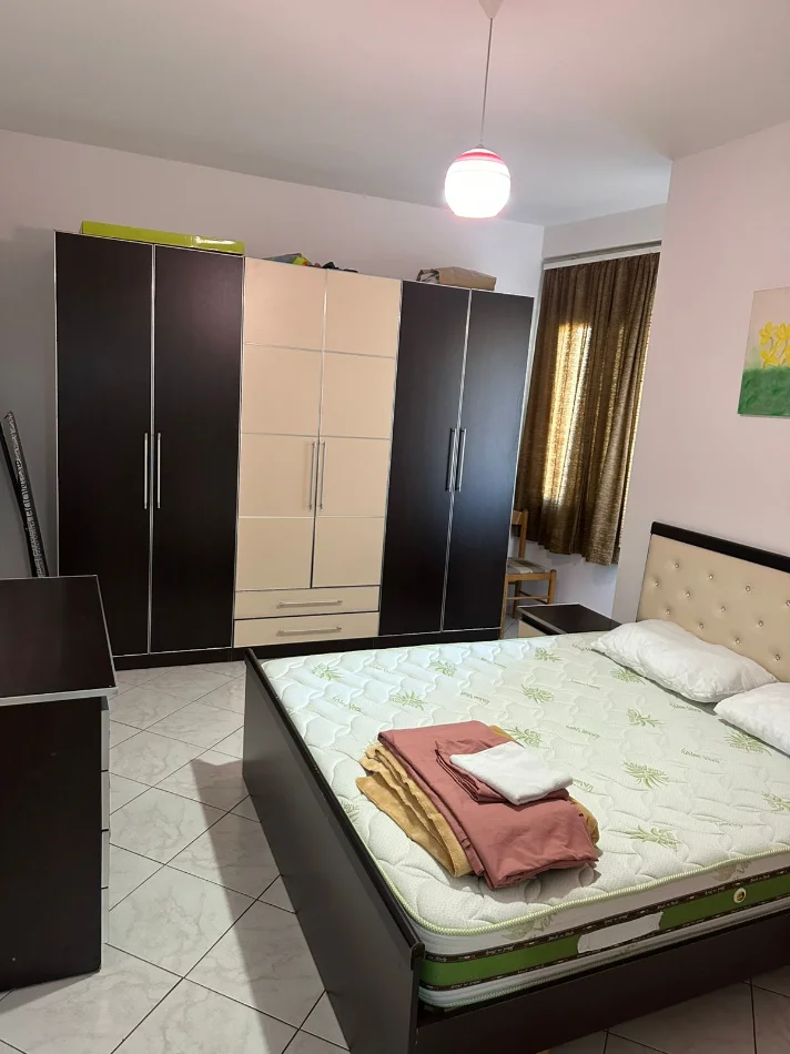 Tirane, jepet me qera apartament 1+1 Kati 2, 60 m² 400 € (Rruga Mikel Maruli)